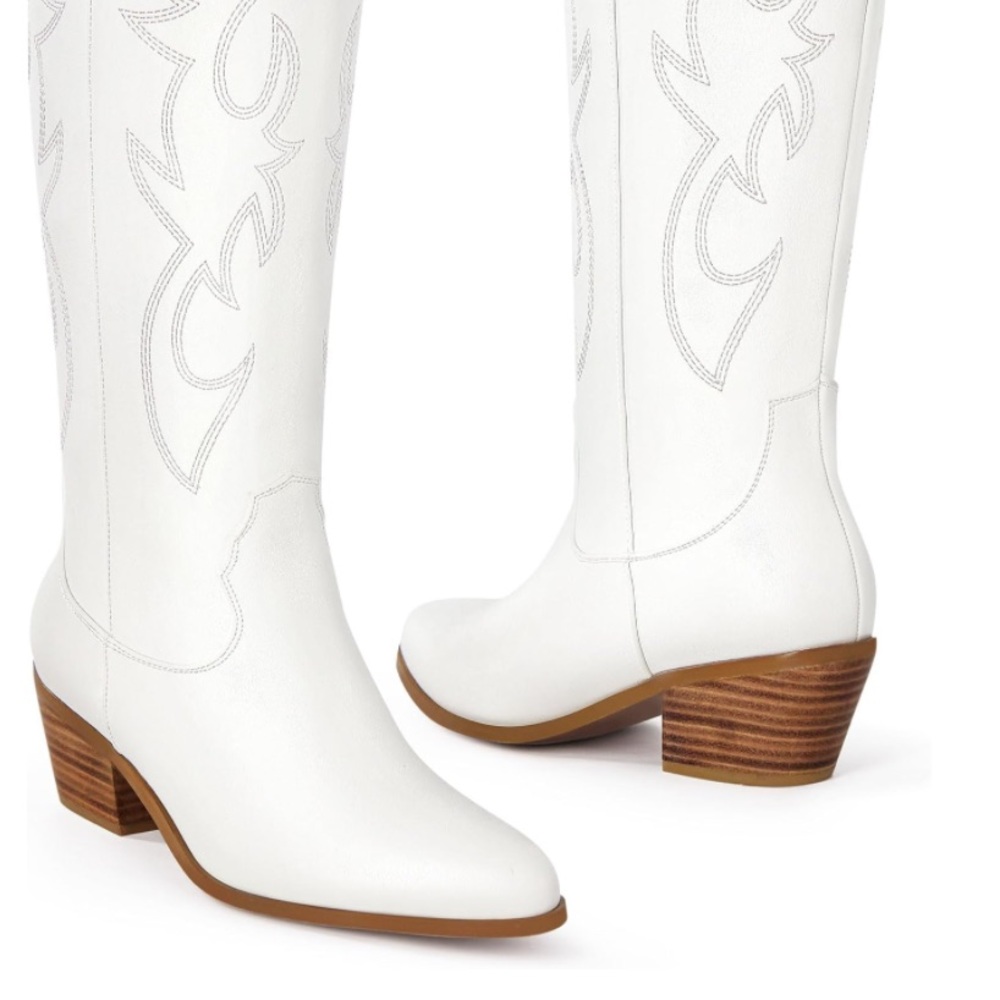 White Western Heeled Boots - Picture 4 of 8